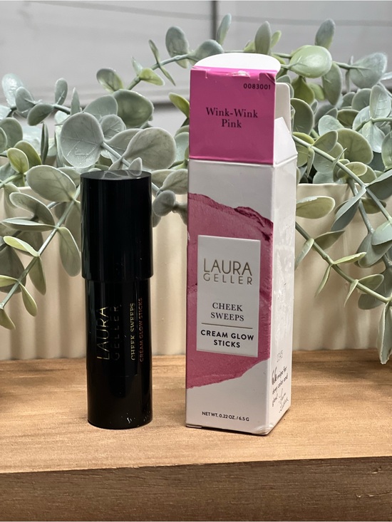 Laura Geller Other - Laura Geller Cheek Sweeps Cream Glow Stick